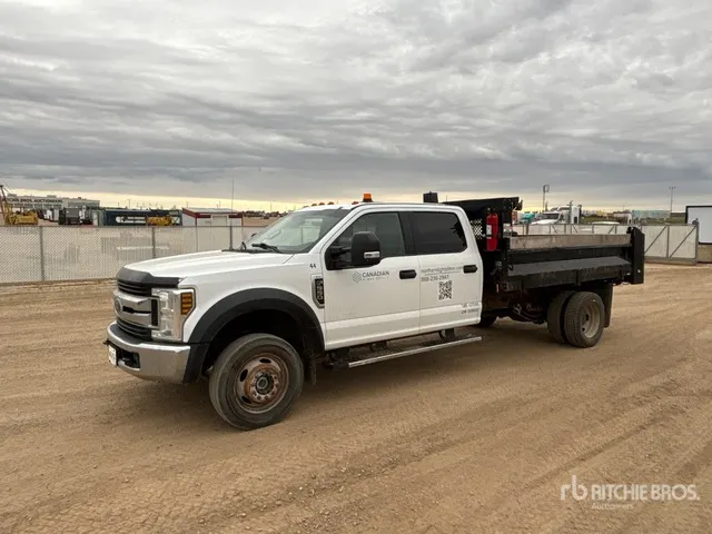 2018 Ford F-550 XLT 4x4 Crew Cab Dump Truck