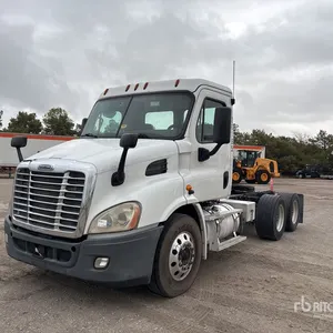 2019 Freightliner Cascadia 113 T/A Day Cab Truck Tractor