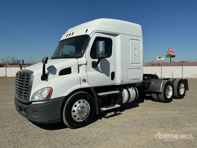 2019 Freightliner Cascadia 113 6x4 T/A Sleeper Truck Tractor
