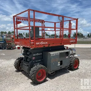 2018 Skyjack SJ6832RT 4x4 Dual Fuel Scissor Lift