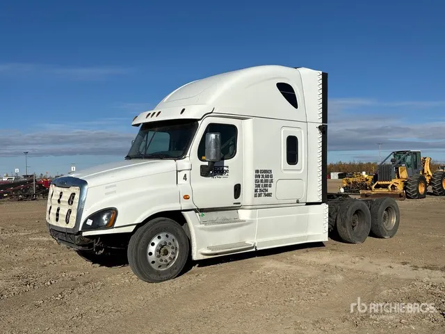 2016 Freightliner Cascadia 125 6x4 T/A Sleeper Truck Tractor (Inoperable)