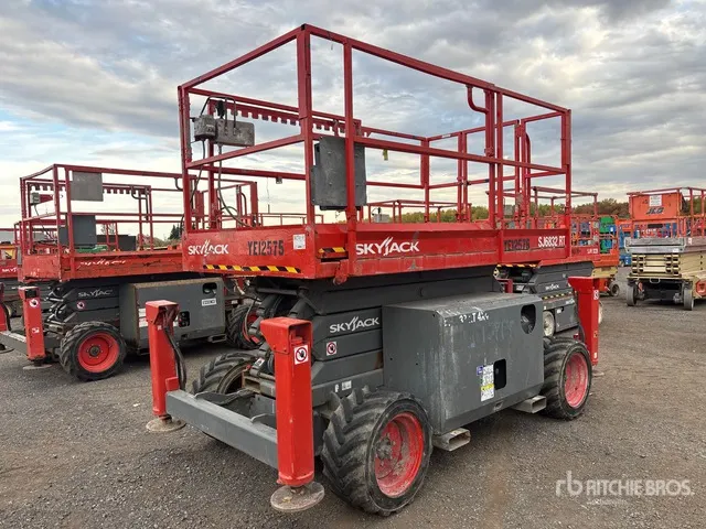 2019 Skyjack SJ6832 RT 4x4 Diesel Scissor Lift