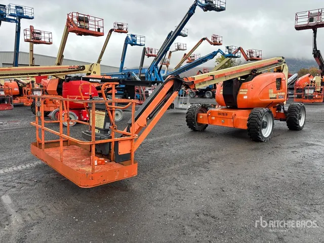 2015 JLG 600AJ 4WD Dual Fuel Articulating Boom Lift