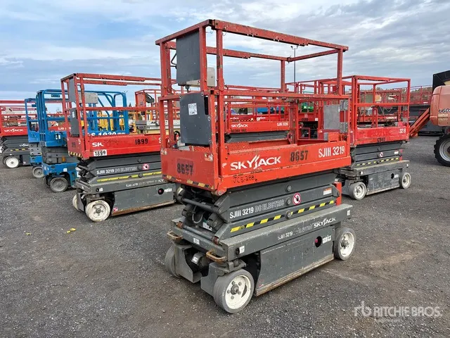 2013 Skyjack SJIII3219 Electric Scissor Lift