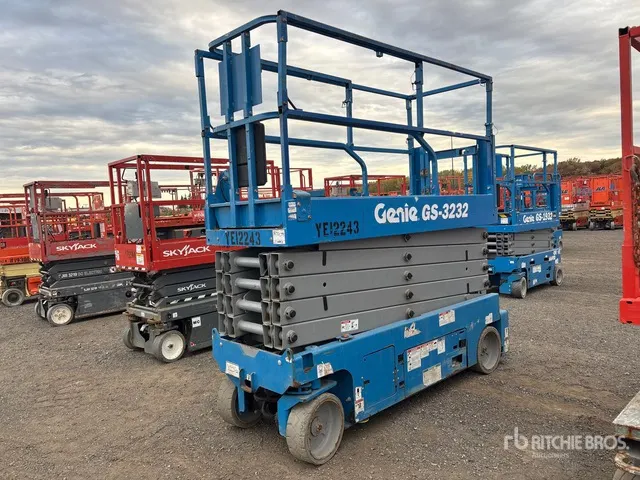 2018 Genie GS-3232 Electric Scissor Lift