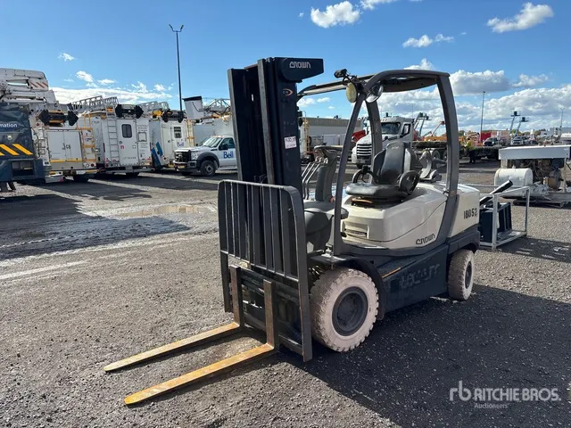 2014 Crown C51050-50 4350 lb Pneumatic Tire Forklift