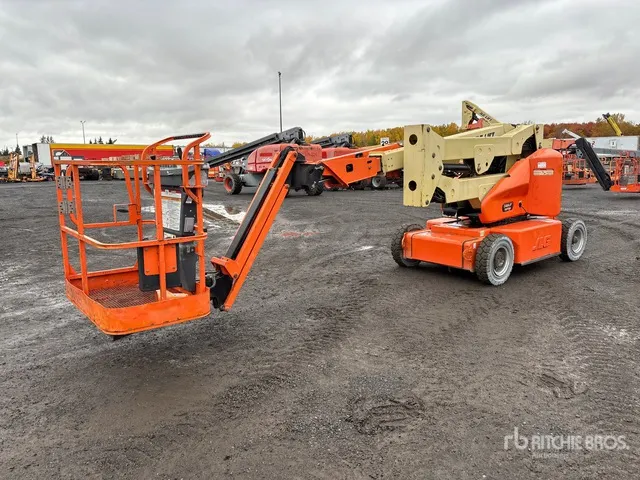 2014 JLG E400AJPN 2WD Electric Articulating Boom Lift
