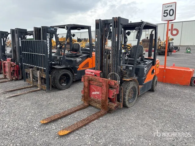 2022 Doosan D30S-7 5500 lb Pneumatic Tire Forklift