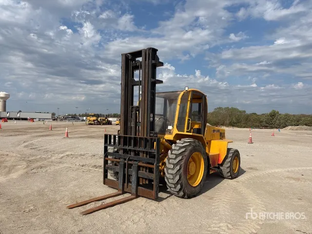 2014 Sellick S60J4T-2 6000 lb 4x2 Rough Terrain Forklift