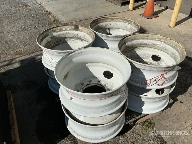 Quantity of (8) 22.5 Wheels