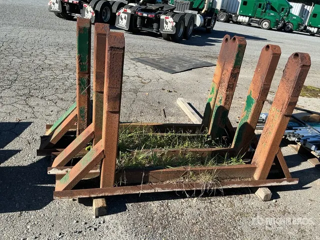 Quantity of (4) McLendon Trailer Landing Gear Legs