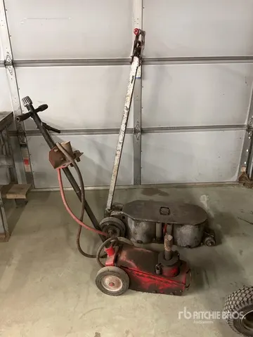 Quantity of (2) Floor Jack