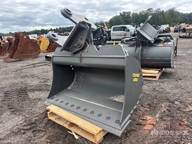 Craig 72 in Hydraulic Tilting Excavator Bucket - Fits Volvo EC300