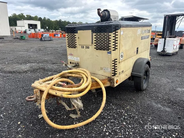 2006 Ingersoll Rand XP375WIR 375 cfm Mobile Air Compressor