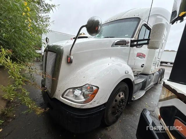 2020 Kenworth T680 6x4 T/A Sleeper Truck Tractor (Inoperable)