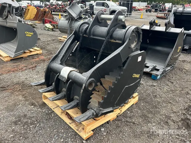 Craig 48 in 1.25 cyd Hydraulic grapple Excavator Bucket - Fits John Deere 200