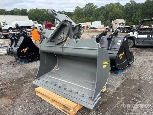 Craig 72 in Hydraulic Tilting Excavator Bucket - Fits Volvo EC300