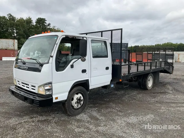 2006 Isuzu 4x2 Crew Cab Flatbed Truck