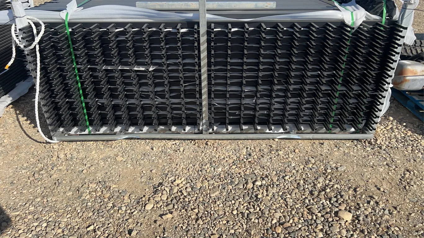 Approx. 30pcs- Iron Fencing - 4 Rail