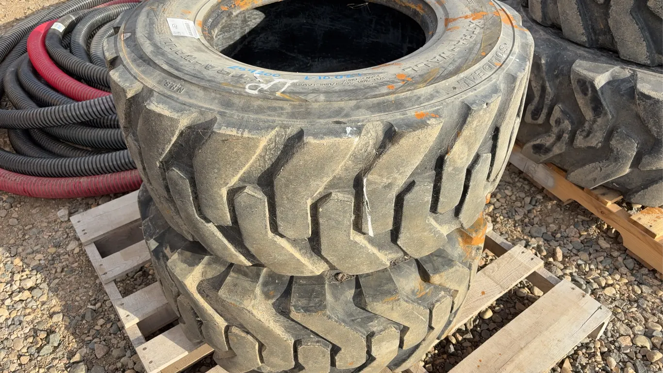 2 - 14-17.5NHS Sellick 100 4WD Tires
