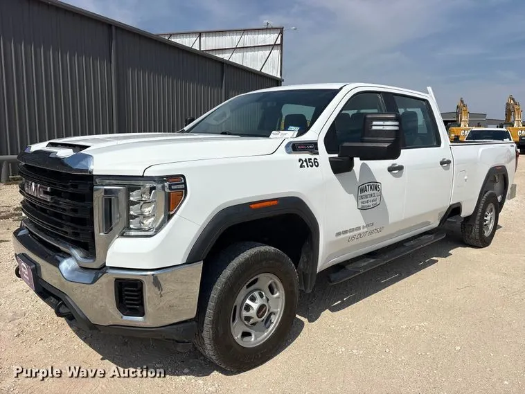 2021 GMC Sierra 2500 4X4 Crew Cab pickup truck