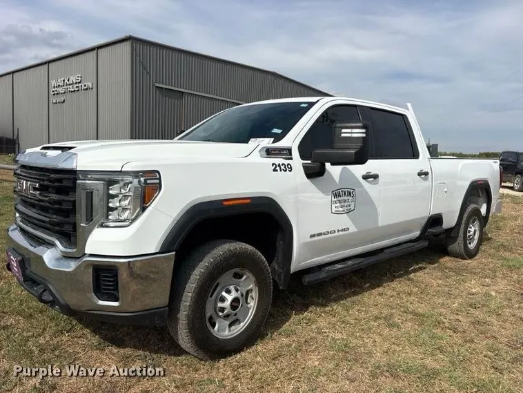 2021 GMC Sierra 2500 4X4 Crew Cab pickup truck