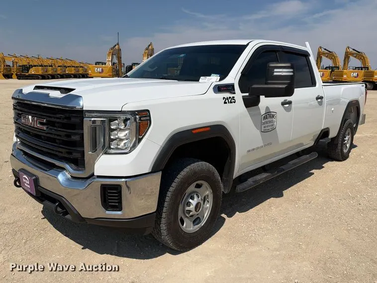 2021 GMC Sierra 2500 4X4 Crew Cab pickup truck