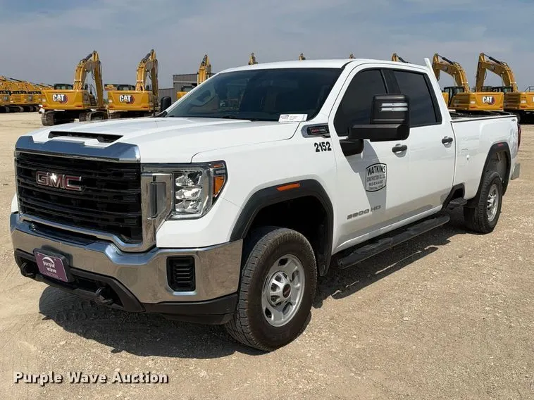 2021 GMC Sierra 2500 4X4 Crew Cab pickup truck