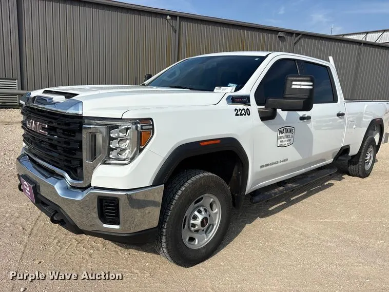 2022 GMC Sierra 2500 4X4 Crew Cab pickup truck