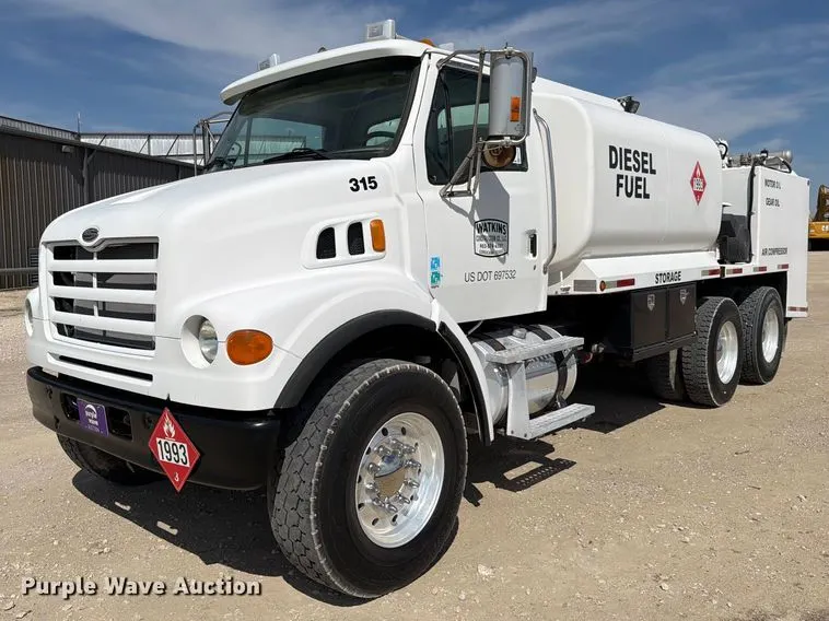 2005 Sterling L7500 Series fuel / lube truck