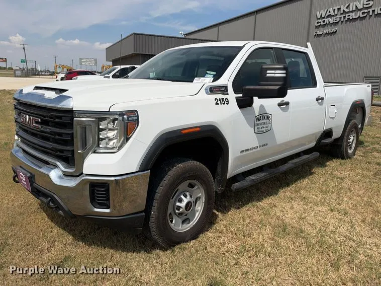 2021 GMC Sierra 2500 4X4 Crew Cab pickup truck