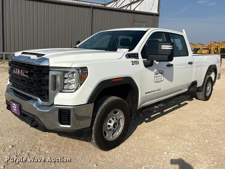 2021 GMC Sierra 2500 4X4 Crew Cab pickup truck