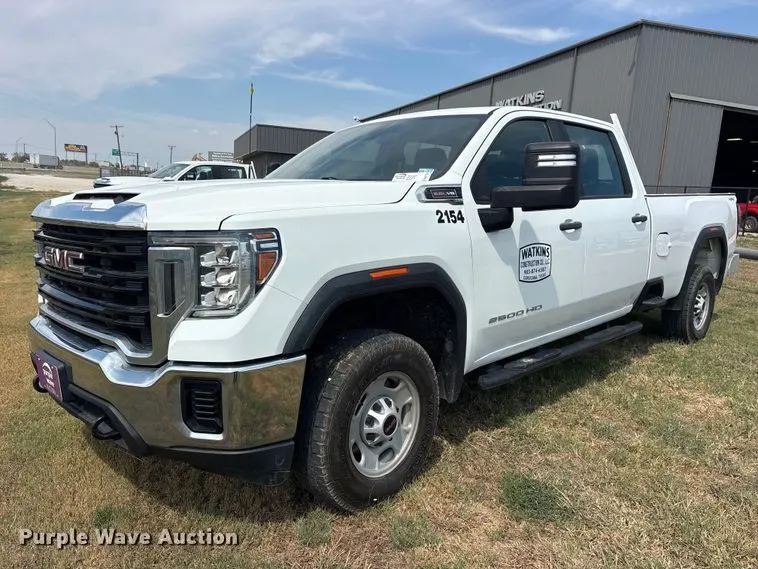 2021 GMC Sierra 2500 4X4 Crew Cab pickup truck