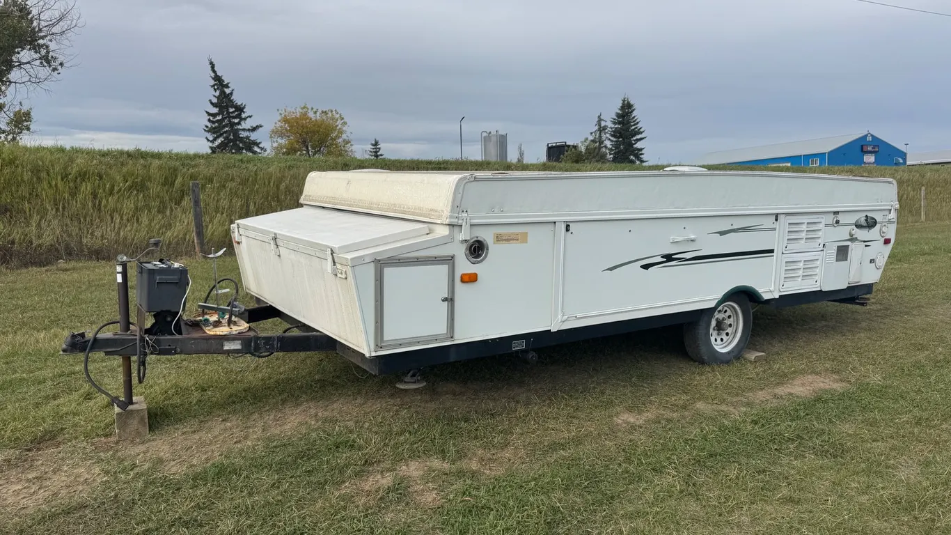 2004 Palomino Mustang 20' S/A Tent Trailer