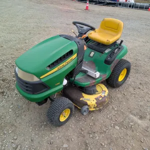 John Deere 125 Riding Lawn Mower (Non-Running)