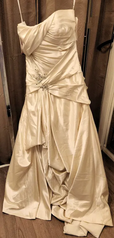 Impression Bridal Gown Size 12 with Beaded Detail and Ruched Satin Fabric