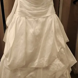 White Size 12 Bridal Gown with Ruched Bodice and Layered Skirt