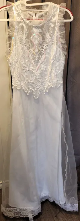 White Lace and Tulle Bridal Gown