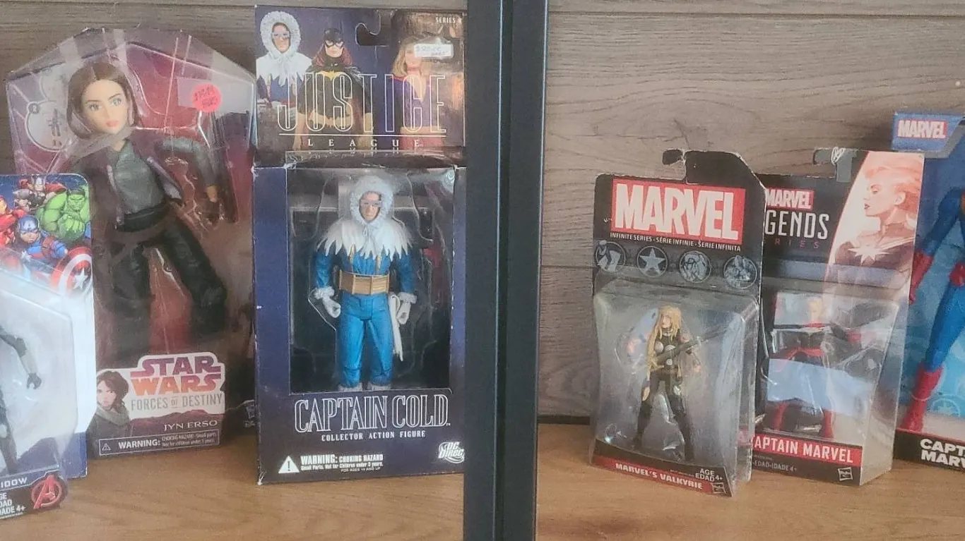 6 Action Figures Marvel DC Star Wars in Original Packaging