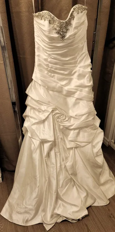 Elegance Bridal Gown Size 10 with Beaded Bodice and Ruched Satin Skirt