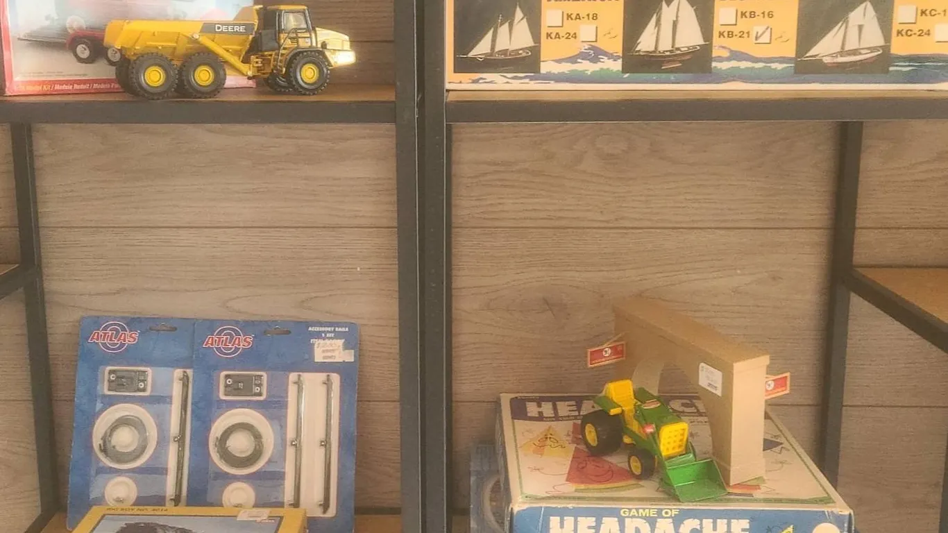 Model Toys, Games, Puzzle, and Train Accessories