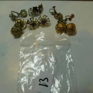 VINTAGE SCREWBACK AND CLIP EARINGS