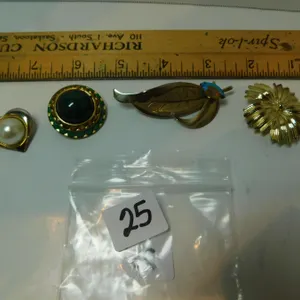 VINTAGE BRAOACH LOT