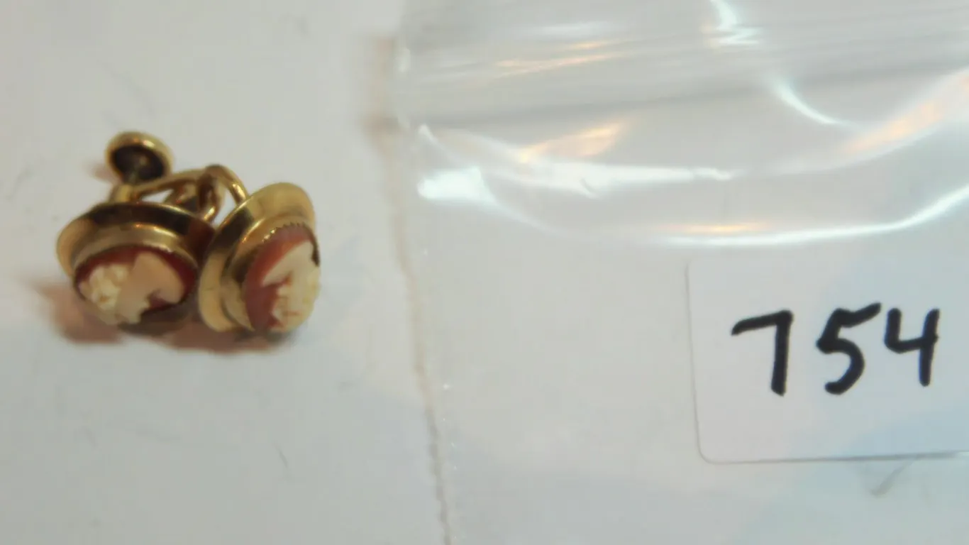 GOLD FILLED CAMEO SCREW BACK EARINGS