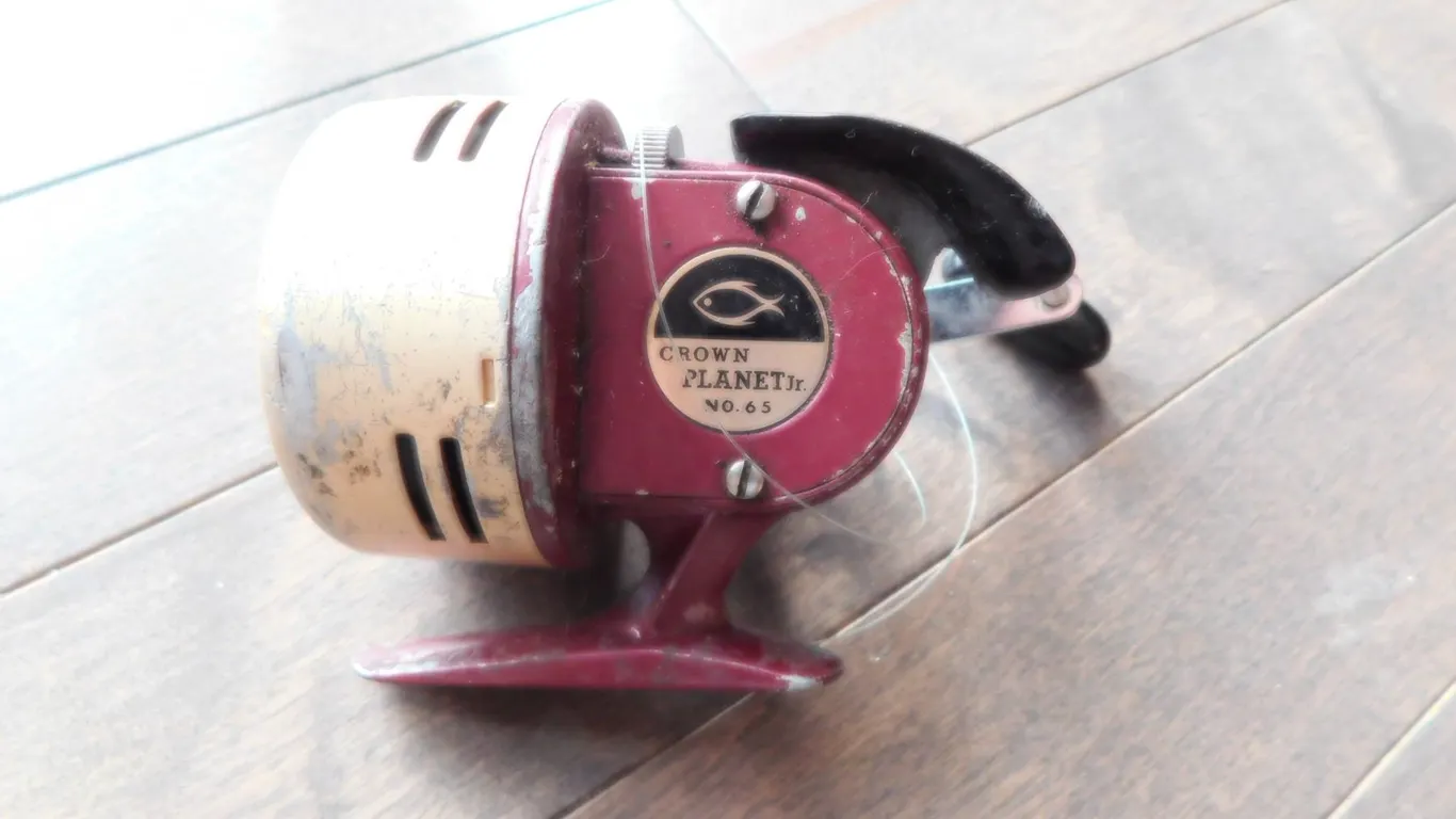 CROWN PLANET JUNIOR #65 FISHING REEL