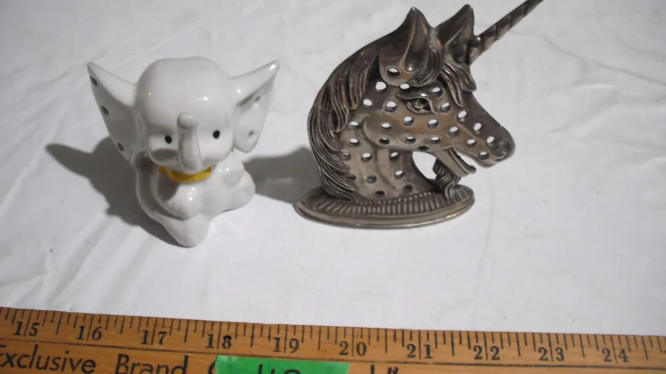 (2) Vintage Earring Holders