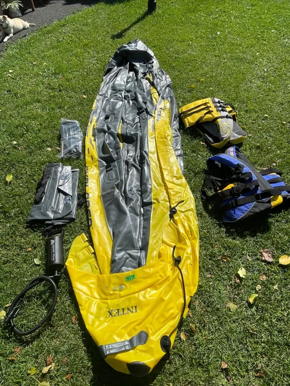 Intex Inflatable 2-Seat Kayak w/ Paddle, Air Pump, & (2) Life Jackets (XL & XXL0 – Very Goo
