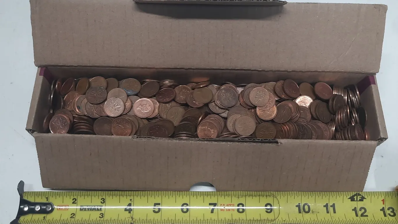 Box of Canada One Cents Coins. (Total Weight 3 Kg)