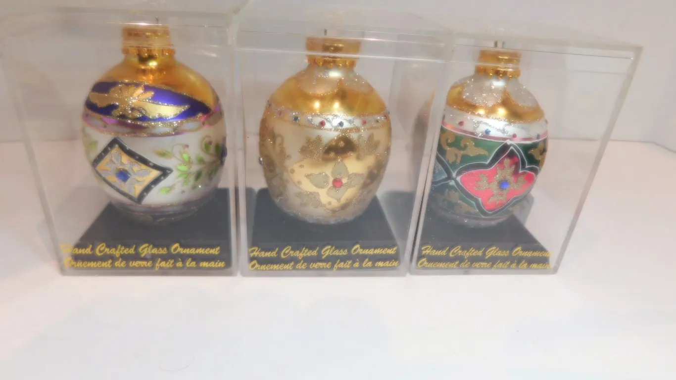3-HANDCRAFTED GLASS CHRISMAS ORNAMENTS