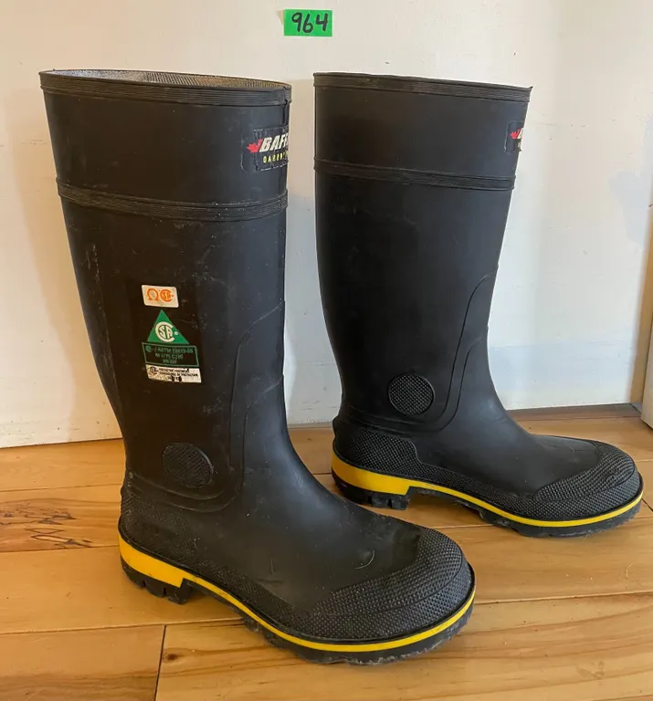 Baffin Waterproof All Season Safety Work Boots, Size 8 – Good Shape